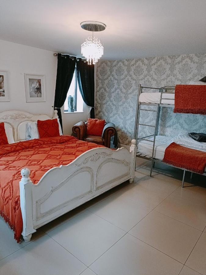 The White Dove Bed And Breakfast With Glamping Newark Showground Εξωτερικό φωτογραφία