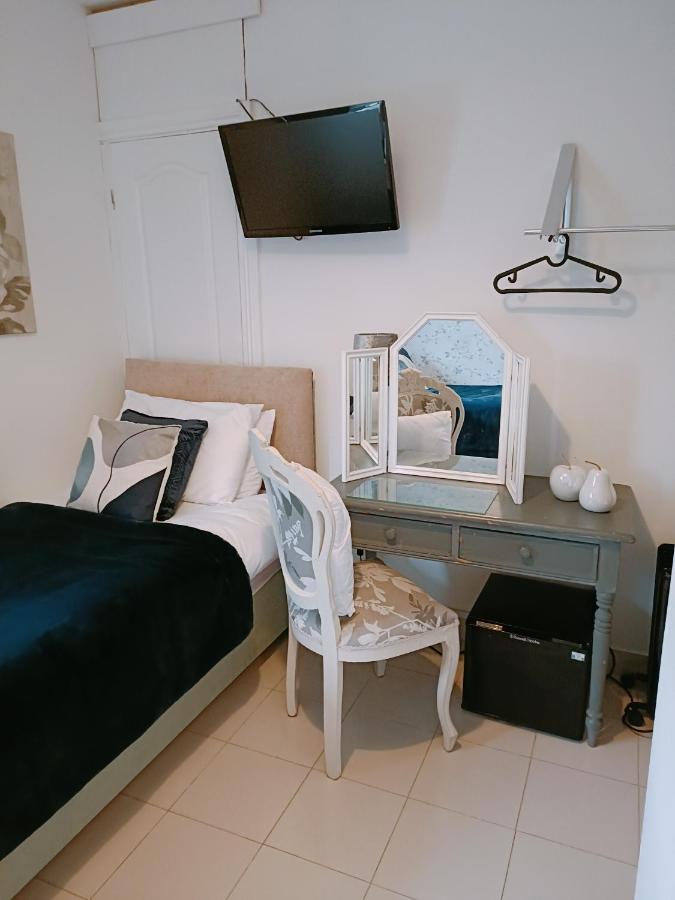 The White Dove Bed And Breakfast With Glamping Newark Showground Εξωτερικό φωτογραφία